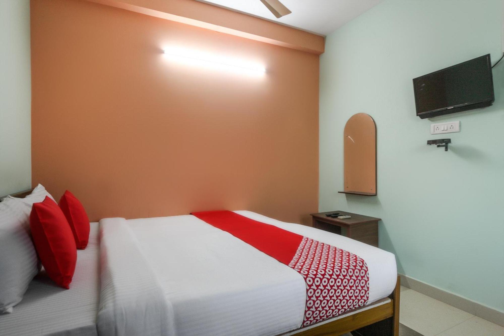 Oyo Modern Guest House Chennai Bagian luar foto
