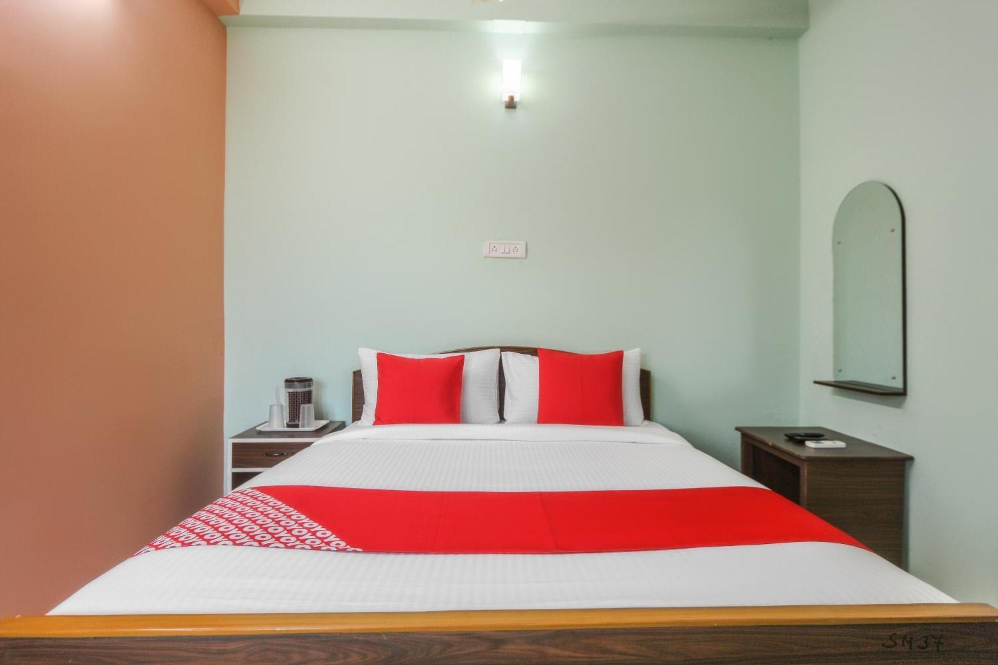 Oyo Modern Guest House Chennai Bagian luar foto