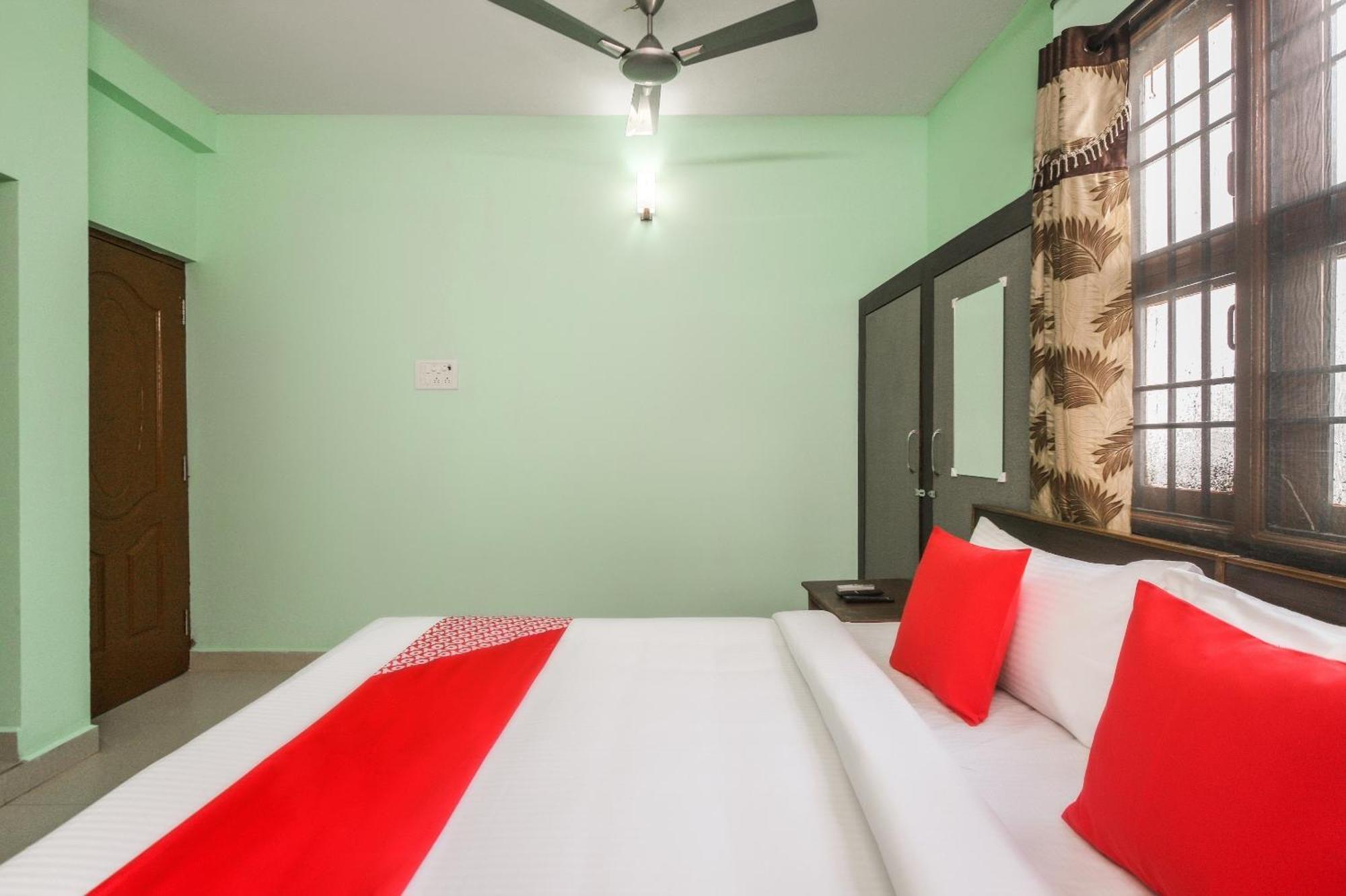 Oyo Modern Guest House Chennai Bagian luar foto