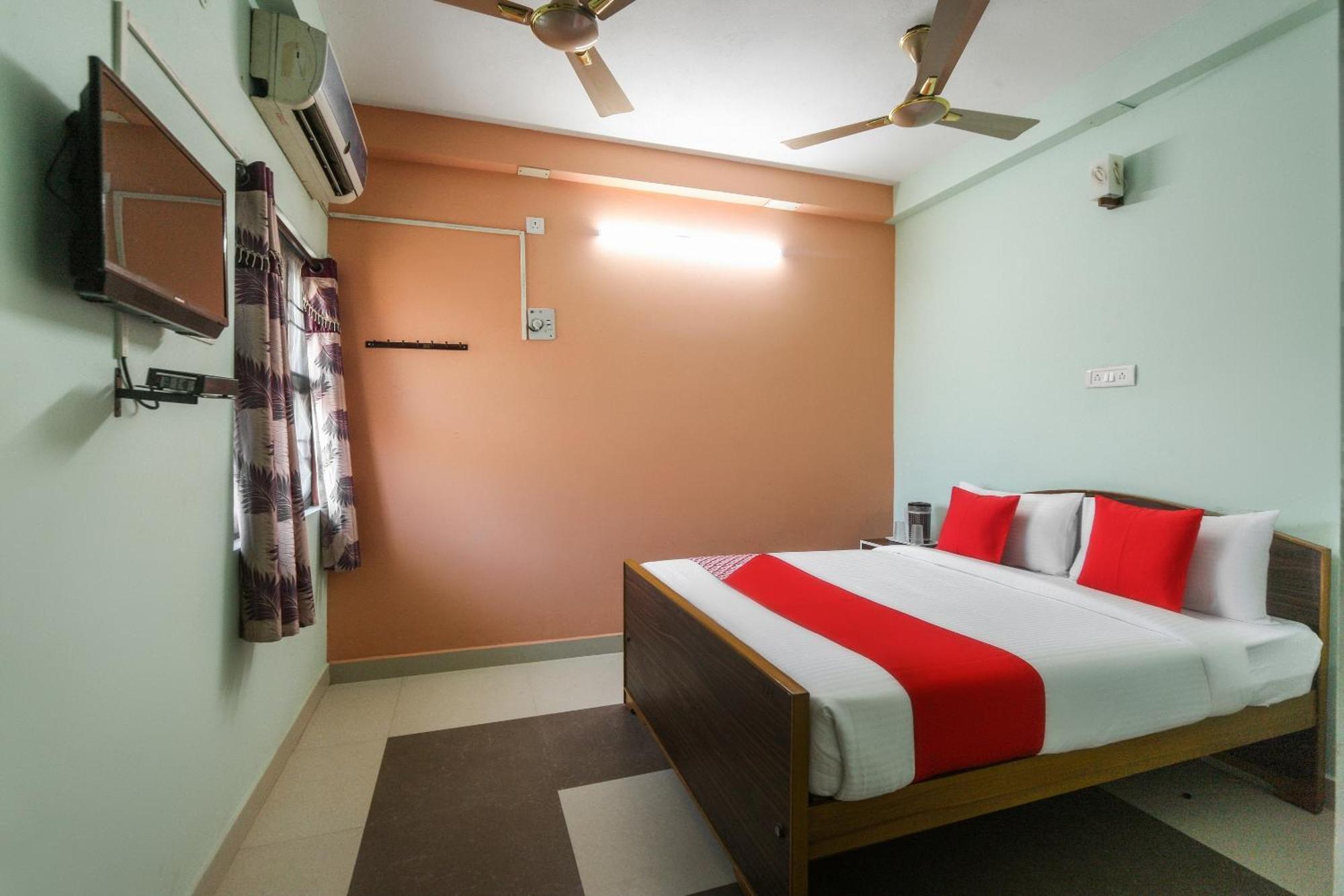 Oyo Modern Guest House Chennai Bagian luar foto