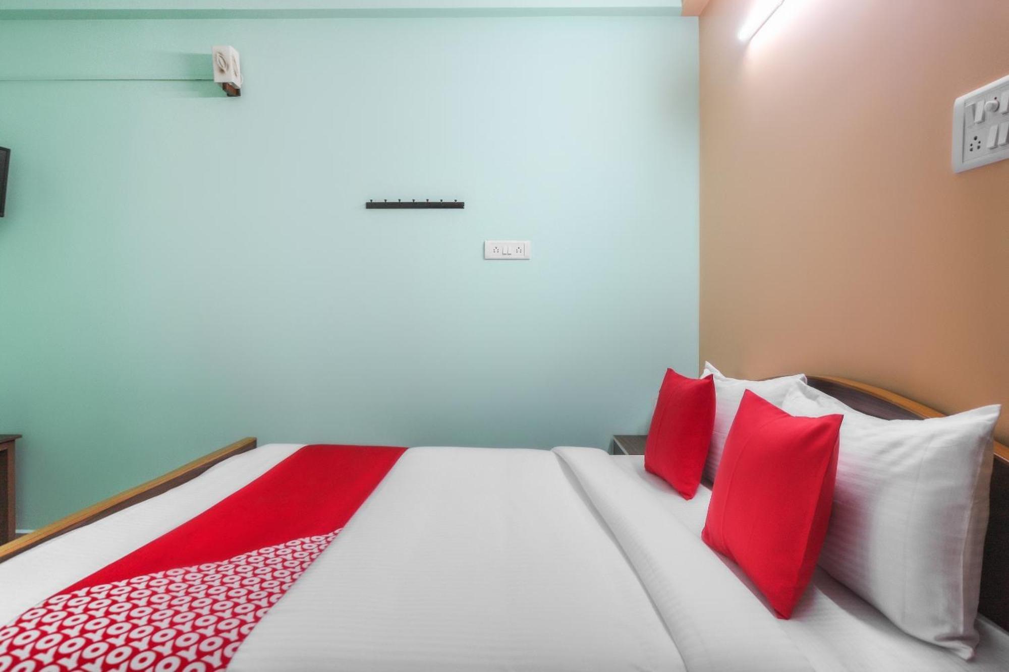 Oyo Modern Guest House Chennai Bagian luar foto