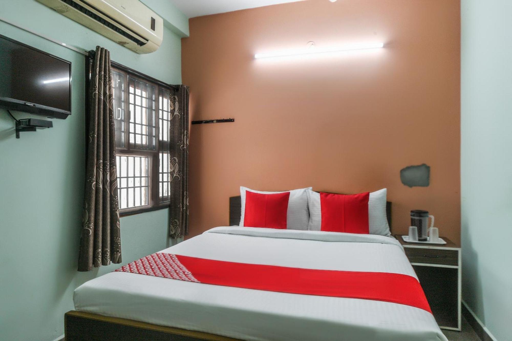 Oyo Modern Guest House Chennai Bagian luar foto