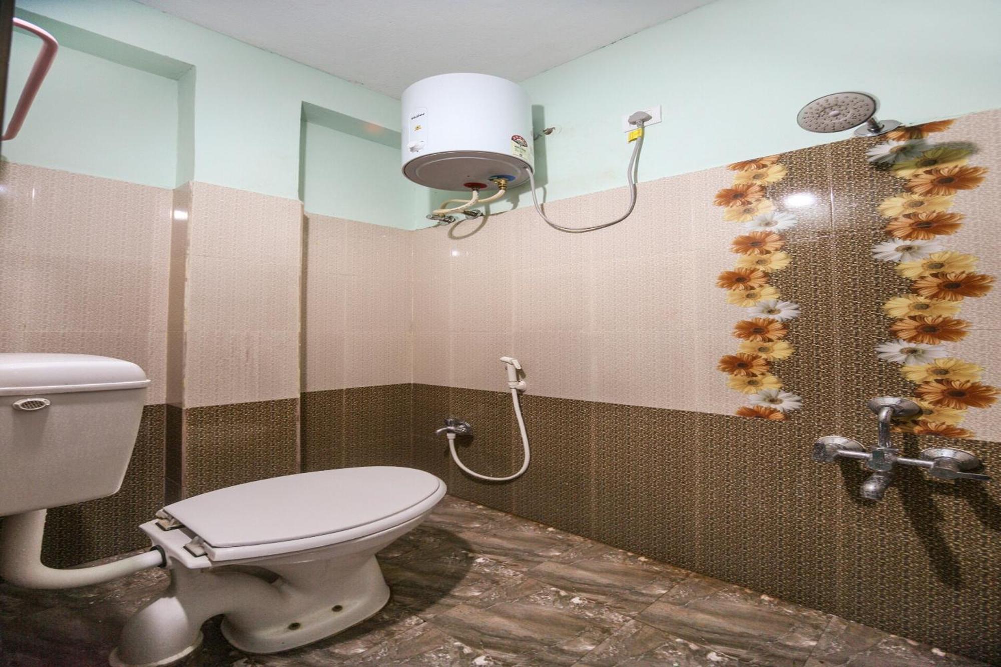 Oyo Modern Guest House Chennai Bagian luar foto